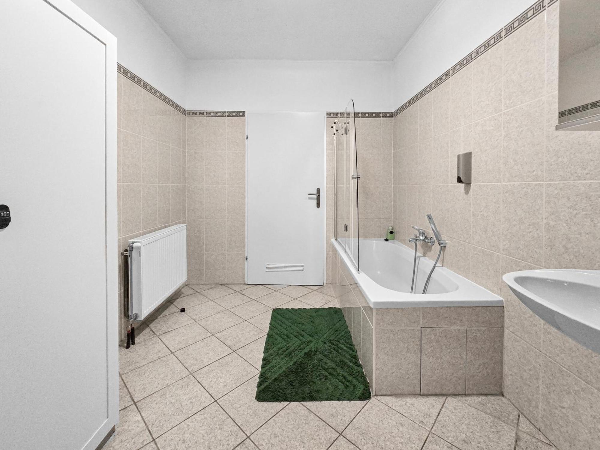 Spacious Three-Bedroom, Three King-Size Beds Wien Eksteriør bilde