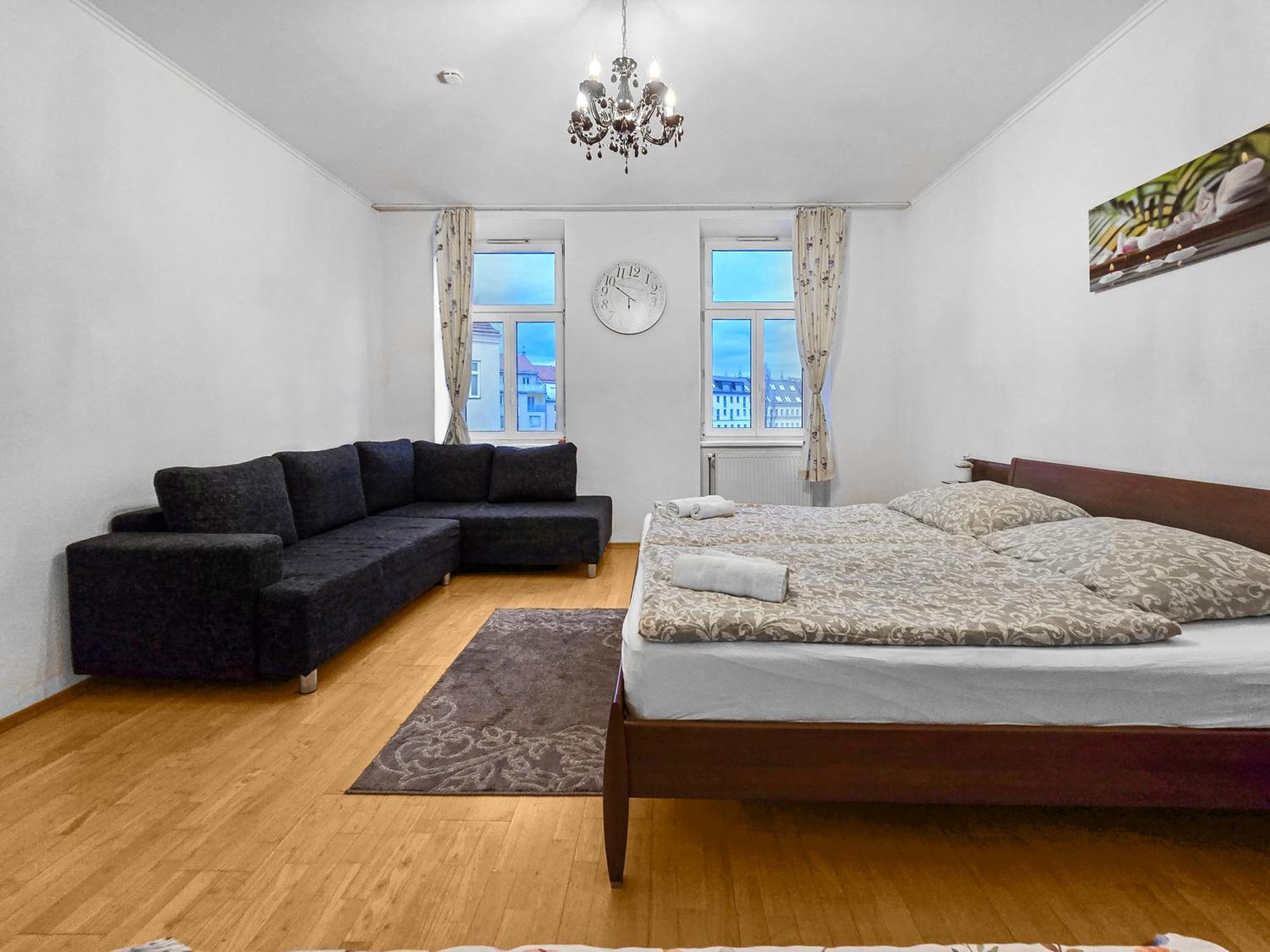 Spacious Three-Bedroom, Three King-Size Beds Wien Eksteriør bilde